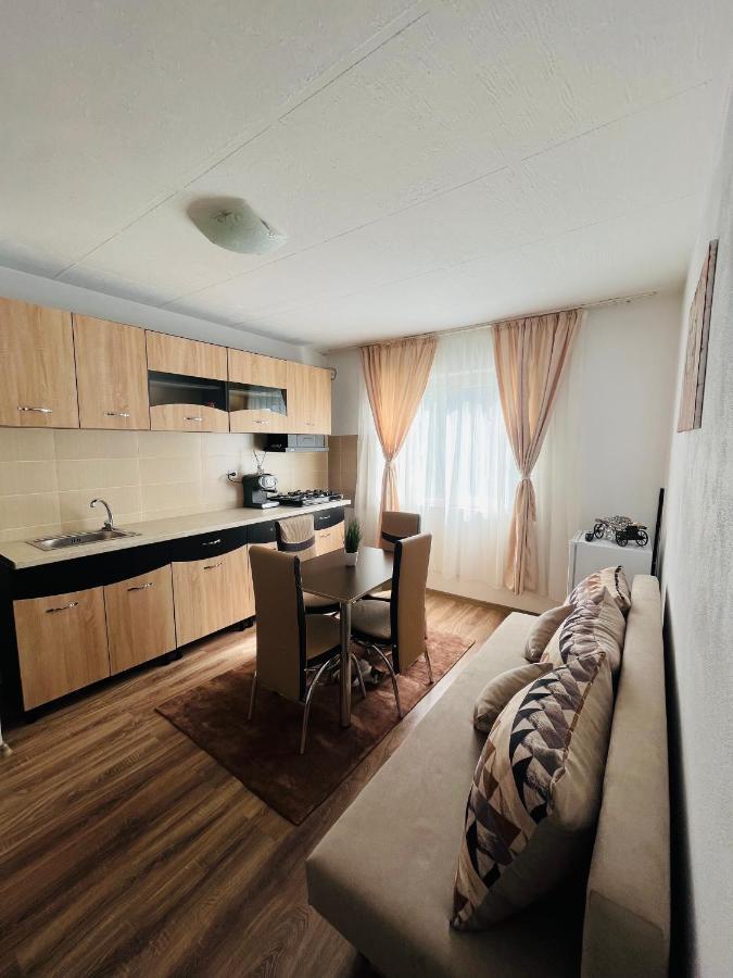 Apartament Yasmy Appartement Orşova Buitenkant foto